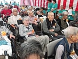喜寿・米寿・白寿・１００歳以上の方がお祝いでした。